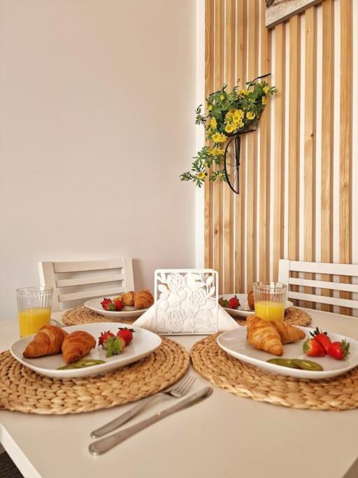 Apartamento Acogedor Piso Con Terraza Y Parking! Benalmádena Exterior foto